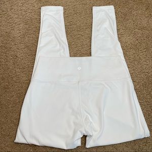 LULULEMON WHITE HIGHRISE LEGGING SIZE 10
